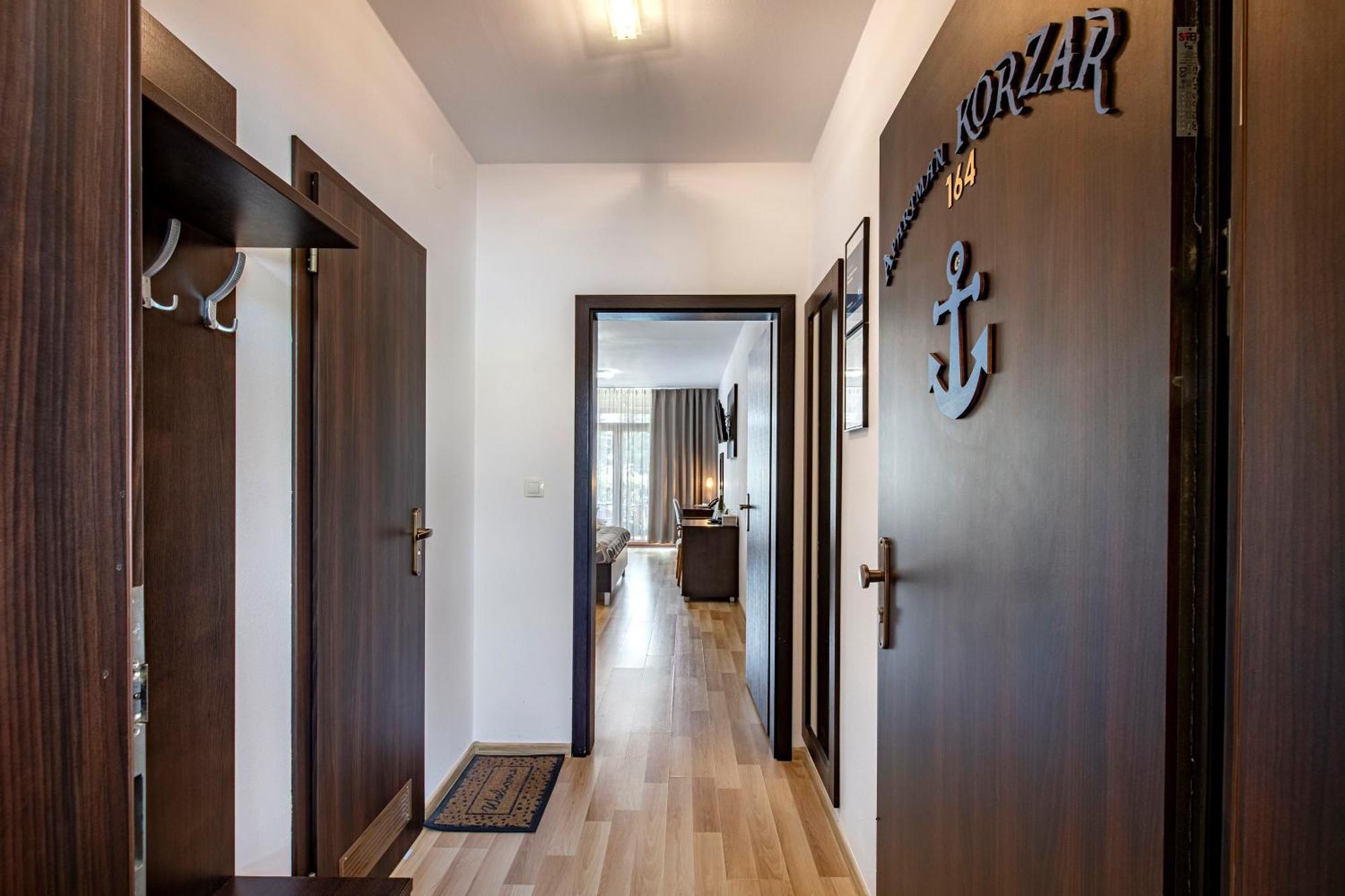 Besenova Apartman Korzar Екстериор снимка